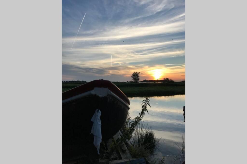 Romantic Dutch Hideaway Jisp Exterior photo